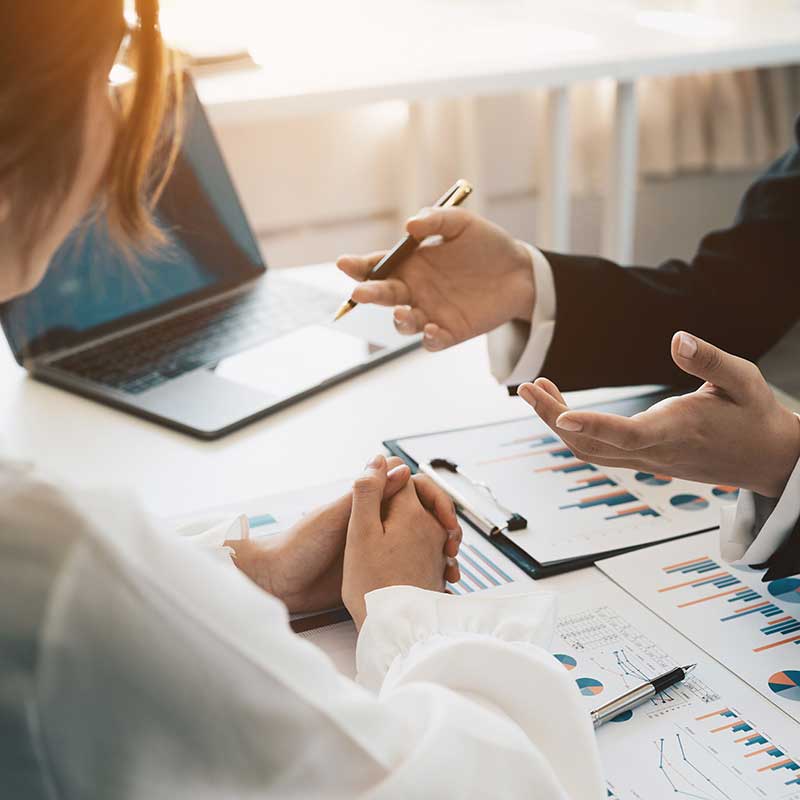 discussing-fin-charts_800x800